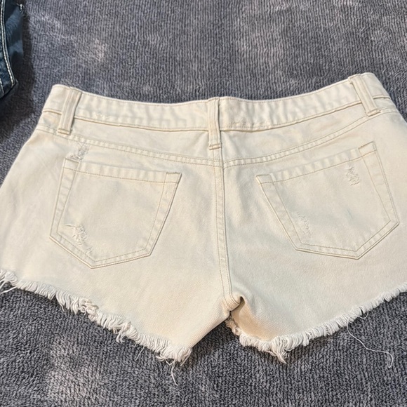 Embroidered Cream Denim Shorts - Picture 3 of 3